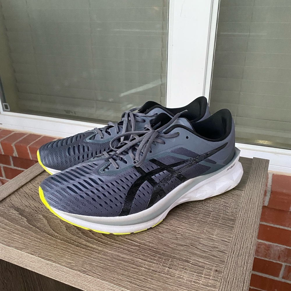 ASICS Novablast